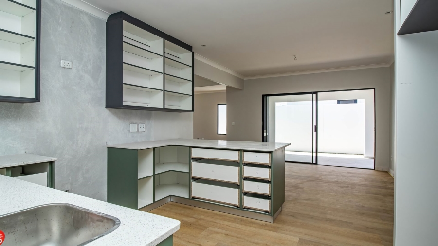 3 Bedroom Property for Sale in Sandbaai Western Cape